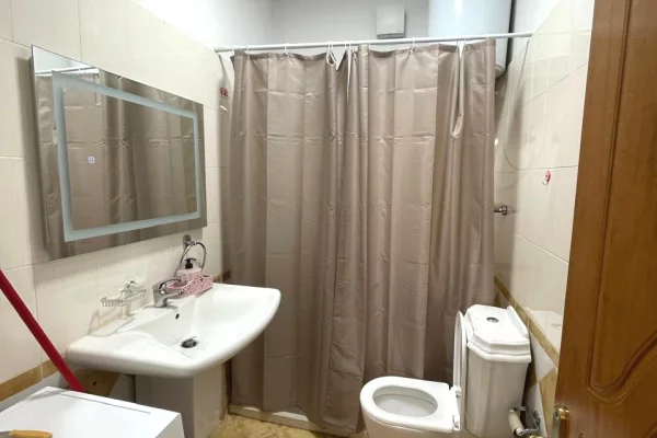 Shtepi me qera Apartament ne Tirane, 2+1, Mobilimi E mobiluar, Pagesa 60,000  Leke.