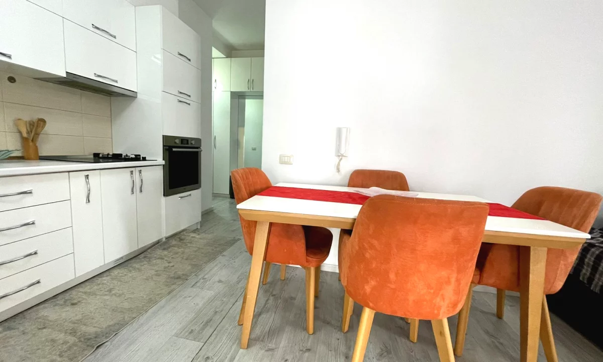 Shtepi me qera Apartament ne Tirane, 2+1, Mobilimi E mobiluar, Pagesa 75,000  Leke.
