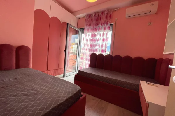 Shtepi me qera Apartament ne Tirane, 2+1, Mobilimi E mobiluar, Pagesa 75,000  Leke.