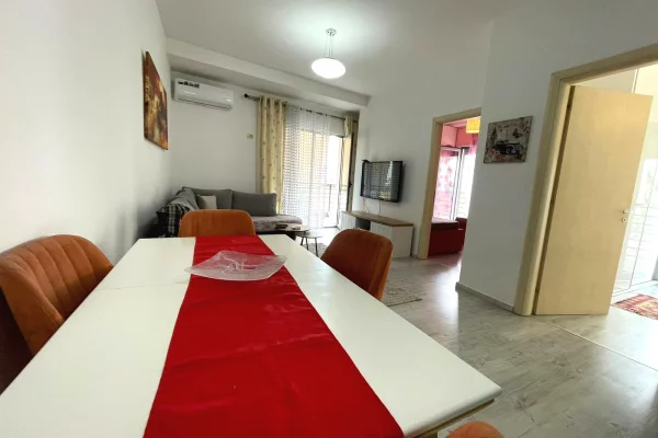 Shtepi me qera Apartament ne Tirane, 2+1, Mobilimi E mobiluar, Pagesa 75,000  Leke.
