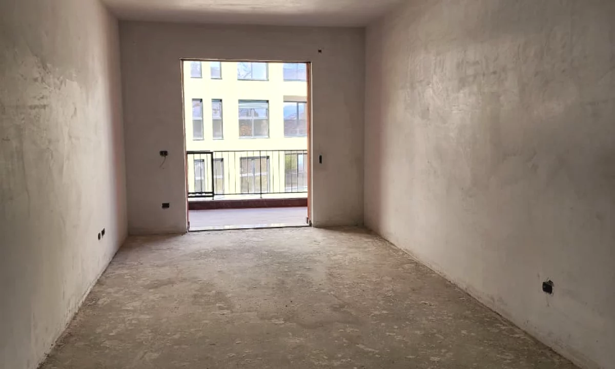 Shtepi ne shitje Apartament ne Tirane, 2+1, Mobilimi Bosh, pa mobiluar, Pagesa 120,000  Euro.