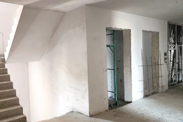 Shtepi ne shitje Apartament ne Tirane, 2+1, Mobilimi Bosh, pa mobiluar, Pagesa 120,000  Euro.