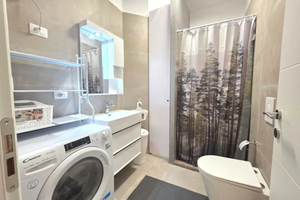 Shtepi ne shitje Apartament ne Tirane, 2+1, Mobilimi E mobiluar, Pagesa 75,000  Leke.