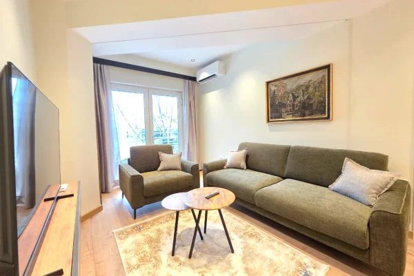 Shtepi ne shitje Apartament ne Tirane, 2+1, Mobilimi E mobiluar, Pagesa 75,000  Leke.