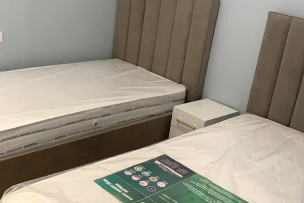 Shtepi me qera Apartament ne Tirane, 2+1, Mobilimi E mobiluar, Pagesa 60,000  Leke.