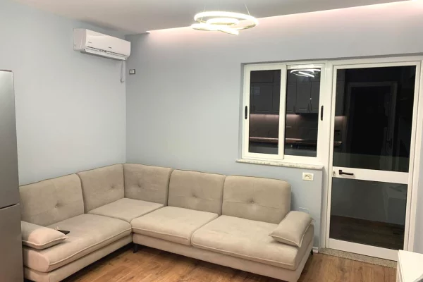 Shtepi me qera 2+1 ne Tirane - 60,000 Leke