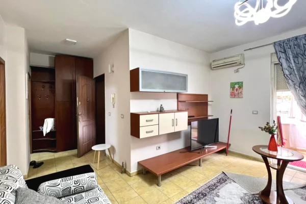 Shtepi me qera Apartament ne Tirane, 1+1, Mobilimi E mobiluar, Pagesa 55,000  Leke.