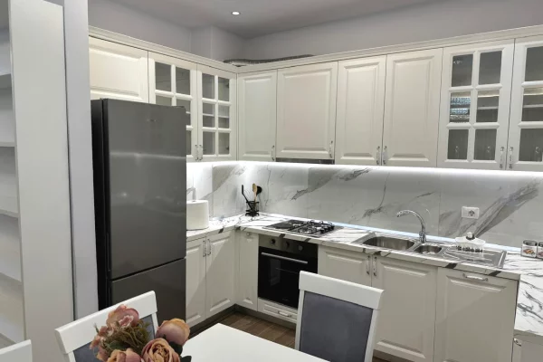 Shtepi me qera Apartament ne Tirane, 2+1, Mobilimi E mobiluar, Pagesa 60,000  Leke.