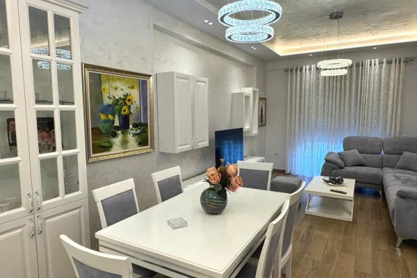 Shtepi me qera Apartament ne Tirane, 2+1, Mobilimi E mobiluar, Pagesa 60,000  Leke.