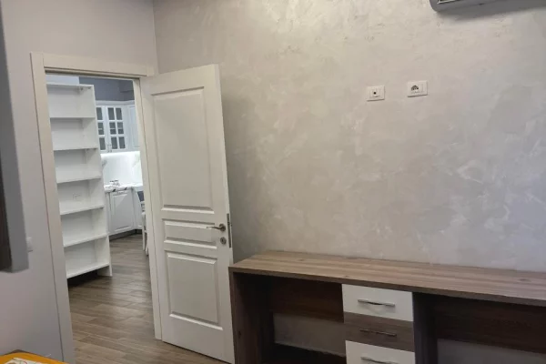 Shtepi me qera Apartament ne Tirane, 2+1, Mobilimi E mobiluar, Pagesa 60,000  Leke.