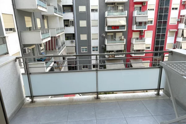 Shtepi me qera Apartament ne Tirane, 2+1, Mobilimi E mobiluar, Pagesa 60,000  Leke.