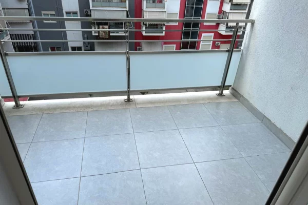 Shtepi me qera 2+1 ne Tirane - 60,000 Leke