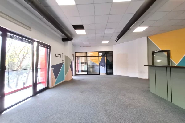 Business Property for Rent 1+1 in Tirana - 2,200 Euro