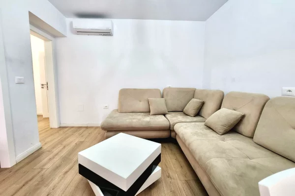 Shtepi me qera Apartament ne Tirane, 2+1, Mobilimi E mobiluar, Pagesa 600  Euro.
