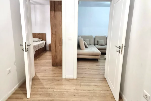 Shtepi me qera Apartament ne Tirane, 2+1, Mobilimi E mobiluar, Pagesa 600  Euro.