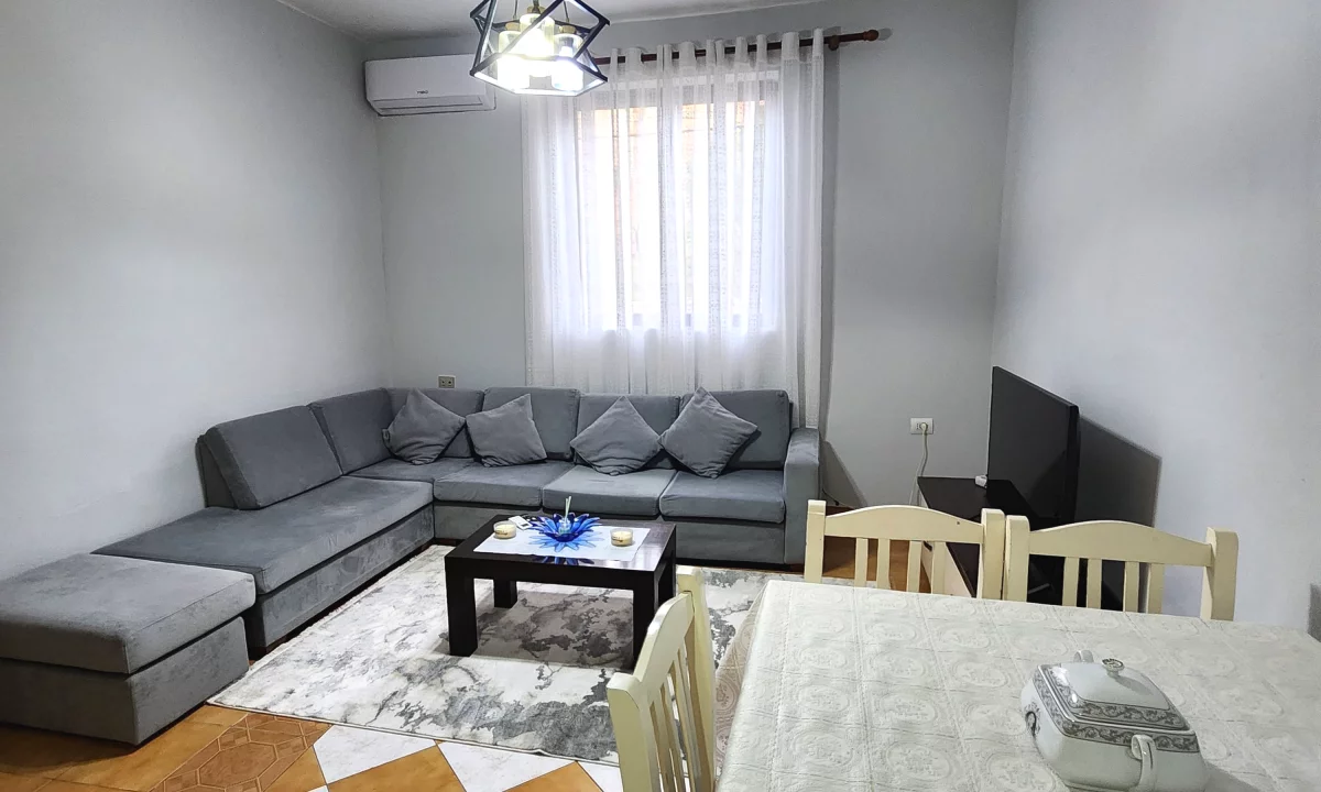 Shtepi me qera Apartament ne Tirane, 2+1, Mobilimi E mobiluar, Pagesa 600  Euro.