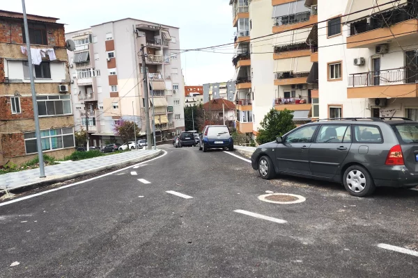 Shtepi me qera Apartament ne Tirane, 2+1, Mobilimi E mobiluar, Pagesa 600  Euro.