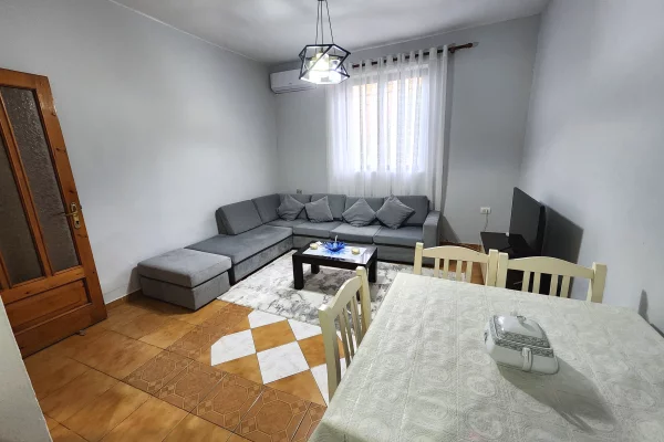 Shtepi me qera Apartament ne Tirane, 2+1, Mobilimi E mobiluar, Pagesa 600  Euro.