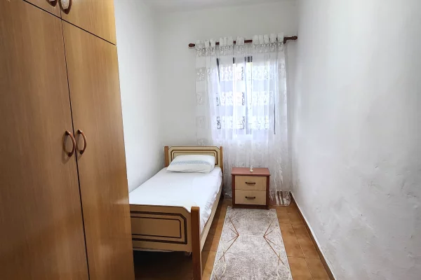 Shtepi me qera Apartament ne Tirane, 2+1, Mobilimi E mobiluar, Pagesa 600  Euro.