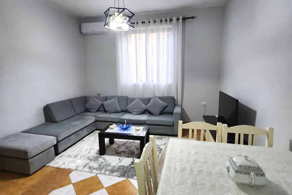 Shtepi me qera 2+1 ne Tirane - 600 Euro