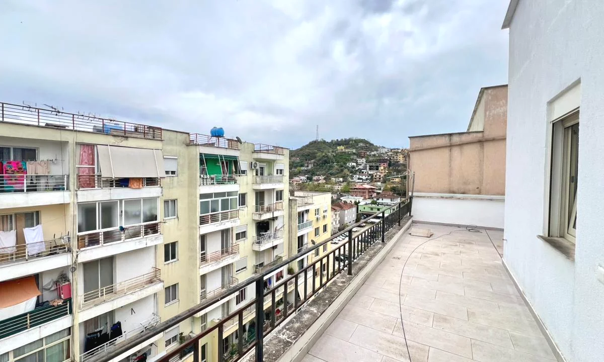 Appartamento in vendita a Tirana 2+1, Vuoto