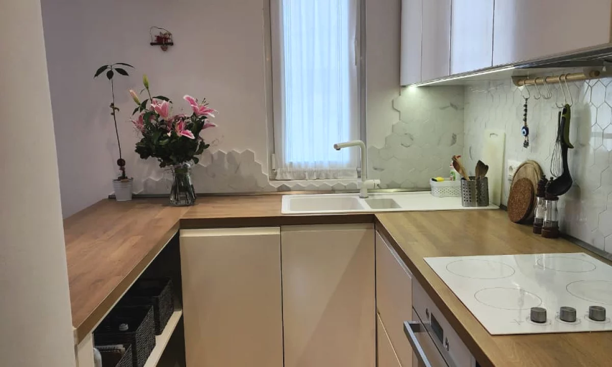 Shtepi me qera Apartament ne Tirane, 1+1, Mobilimi E mobiluar, Pagesa 68,000  Leke.