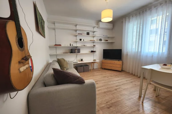Shtepi me qera Apartament ne Tirane, 1+1, Mobilimi E mobiluar, Pagesa 68,000  Leke.