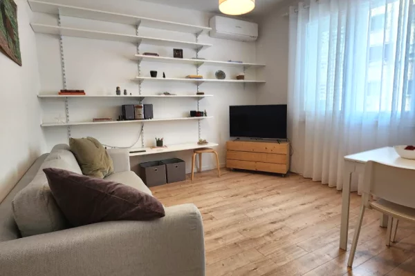 Shtepi me qera Apartament ne Tirane, 1+1, Mobilimi E mobiluar, Pagesa 68,000  Leke.