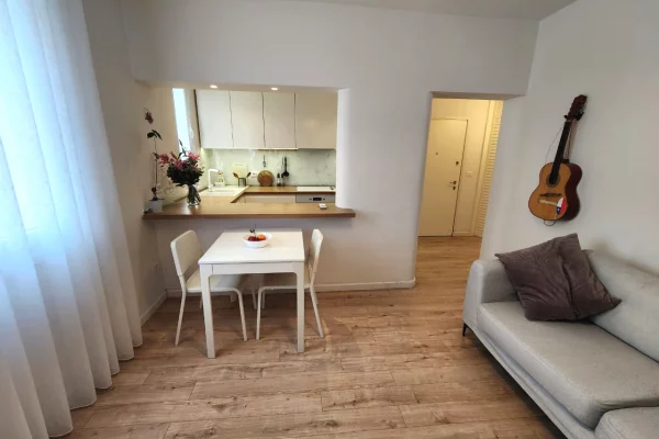 Shtepi me qera Apartament ne Tirane, 1+1, Mobilimi E mobiluar, Pagesa 68,000  Leke.