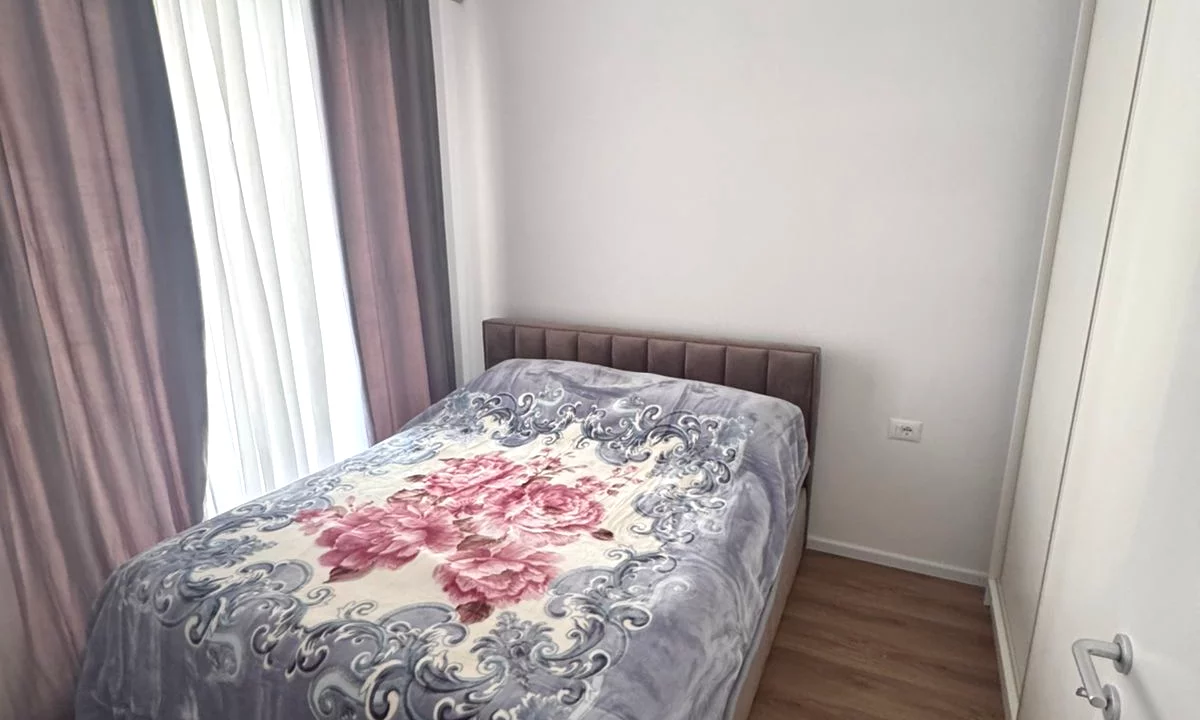 Shtepi me qera Apartament ne Tirane, 1+1, Mobilimi E mobiluar, Pagesa 40,000  Leke.