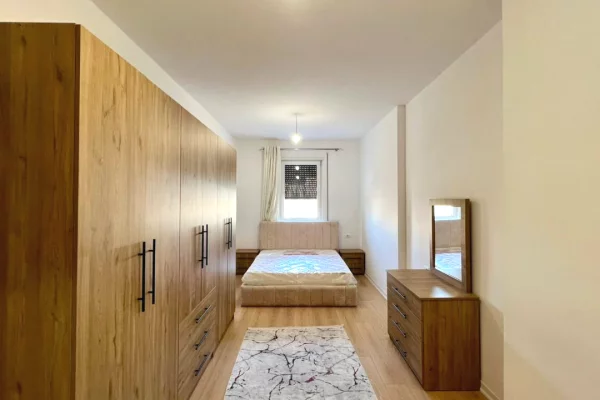 Shtepi me qera Apartament ne Tirane, 2+1, Mobilimi E mobiluar, Pagesa 60,000  Leke.