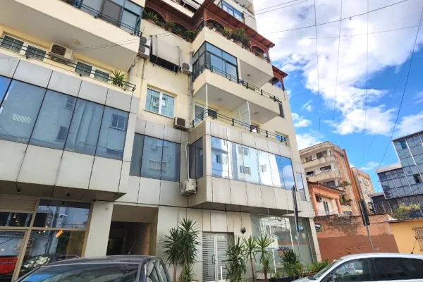 DYQAN me Qira:  Bulevardi i ri fiks te Ministria e Drejtesise - ose Zeri Popullit Tirane - Kt.1 - 55 m2 - 620Euro/Muaj NETO 