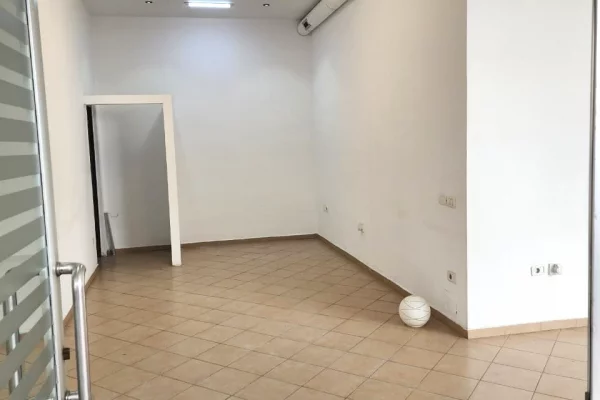 Ambient biznesi me qera 1+1 ne Tirane - 620 Euro
