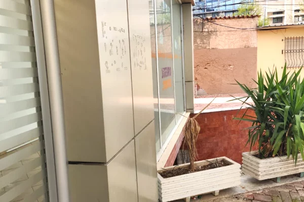 DYQAN me Qira:  Bulevardi i ri fiks te Ministria e Drejtesise - ose Zeri Popullit Tirane - Kt.1 - 55 m2 - 620Euro/Muaj NETO 