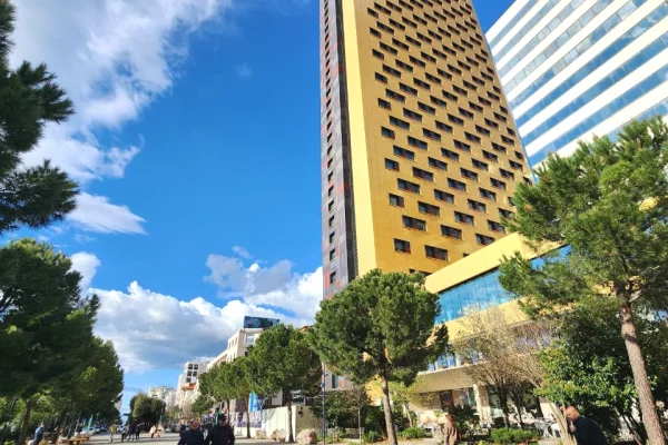 Ambient biznesi me qera 1+1 ne Tirane - 620 Euro