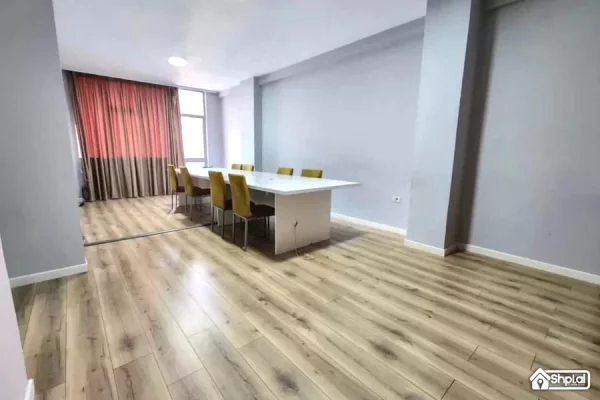 Shtepi ne shitje Apartament ne Tirane, 2+1, Mobilimi E mobiluar, Pagesa 297,000  Euro.