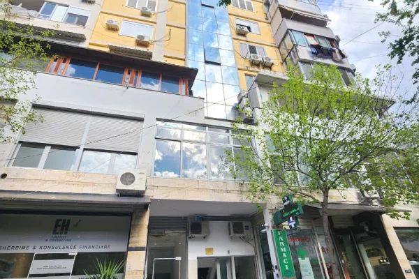 Shtepi ne shitje Apartament ne Tirane, 2+1, Mobilimi E mobiluar, Pagesa 297,000  Euro.