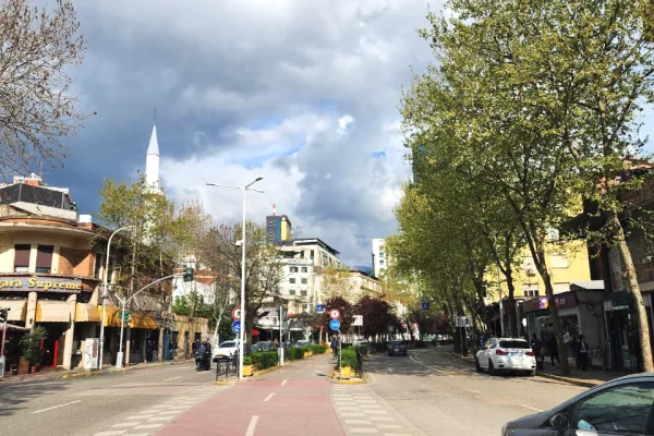 Shtepi ne shitje Apartament ne Tirane, 2+1, Mobilimi E mobiluar, Pagesa 297,000  Euro.