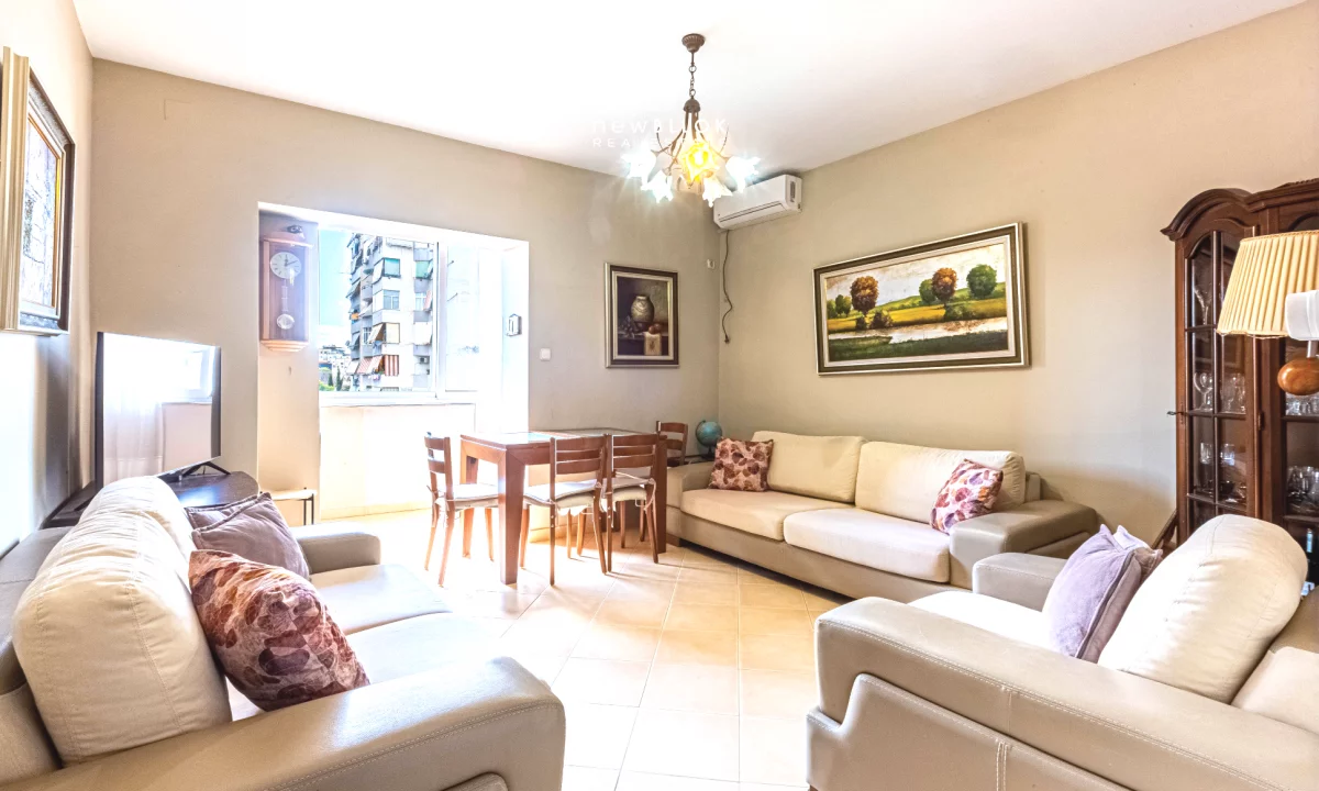 Shtepi ne shitje Apartament ne Tirane, 2+1, Mobilimi E mobiluar, Pagesa 179,000  Euro.