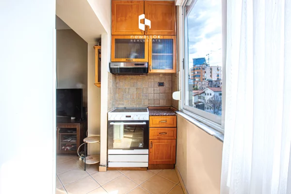 Shtepi ne shitje Apartament ne Tirane, 2+1, Mobilimi E mobiluar, Pagesa 179,000  Euro.