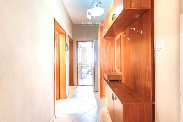 Shtepi ne shitje Apartament ne Tirane, 2+1, Mobilimi E mobiluar, Pagesa 179,000  Euro.