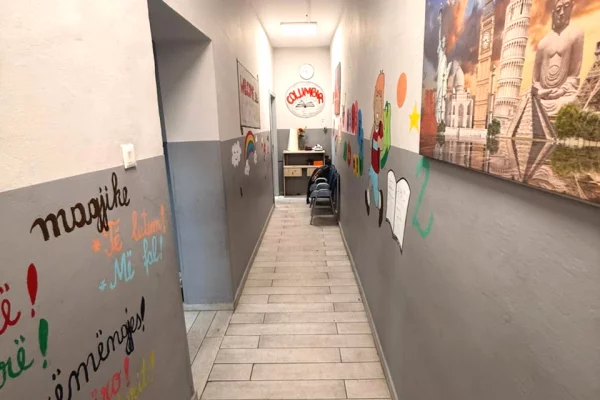 🏠 Me Qera: Zyre. 100m2 (📍Std. Dinamo - Sulejman Delvina)🔥 Super zone || Buze Rruge ✨️ 850Euro Neto / Muaji 💶