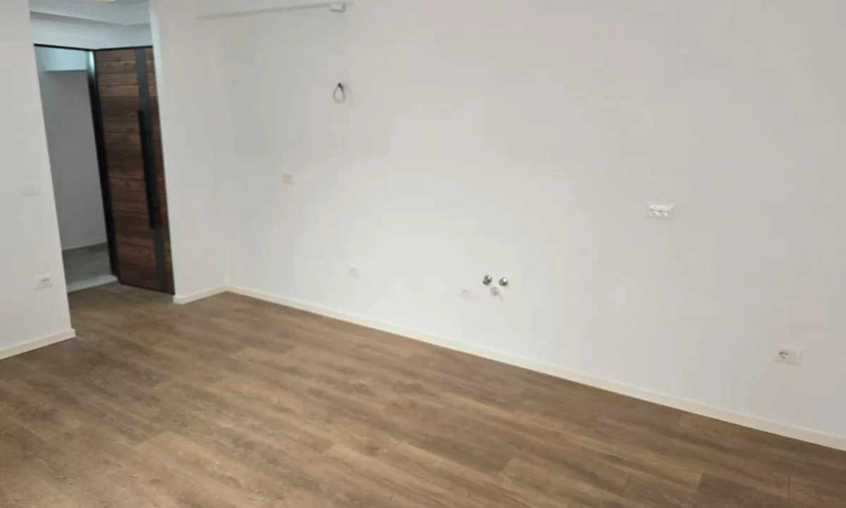 Shtepi ne shitje Apartament ne Tirane, 1+1, Mobilimi Bosh, pa mobiluar, Pagesa 115,000  Euro.