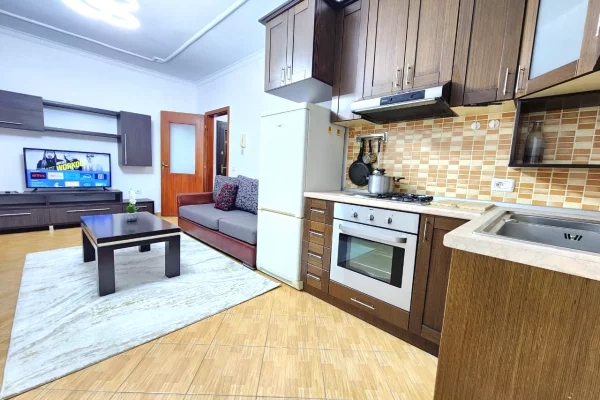 Shtepi me qera Apartament ne Tirane, 2+1, Mobilimi E mobiluar, Pagesa 40,000  Leke.