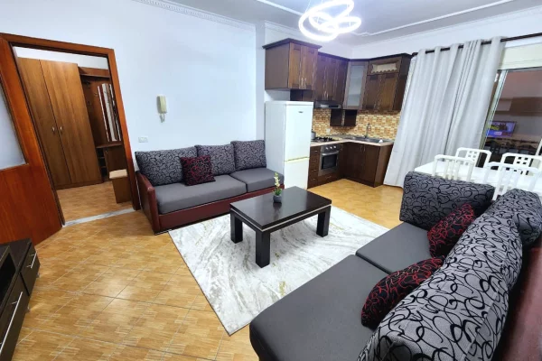 Shtepi me qera Apartament ne Tirane, 2+1, Mobilimi E mobiluar, Pagesa 40,000  Leke.