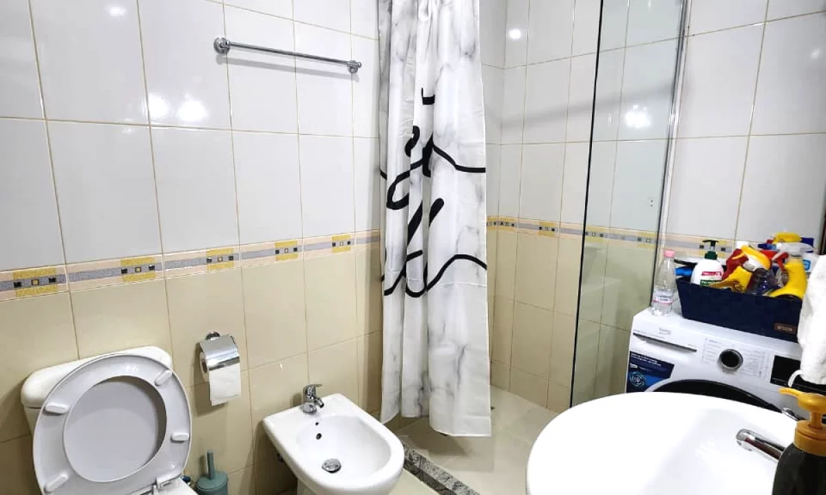 Shtepi me qera Apartament ne Tirane, 2+1, Mobilimi E mobiluar, Pagesa 40,000  Leke.