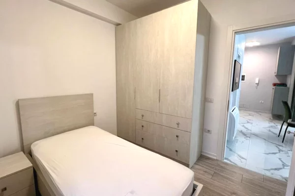 Shtepi me qera Apartament ne Tirane, 2+1, Mobilimi E mobiluar, Pagesa 60,000  Leke.