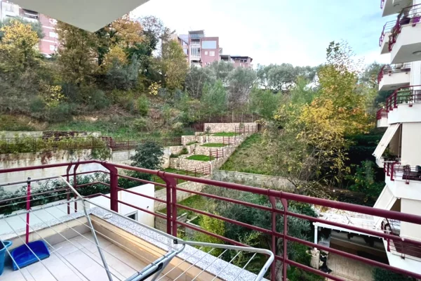 Shtepi me qera Apartament ne Tirane, 2+1, Mobilimi E mobiluar, Pagesa 60,000  Leke.