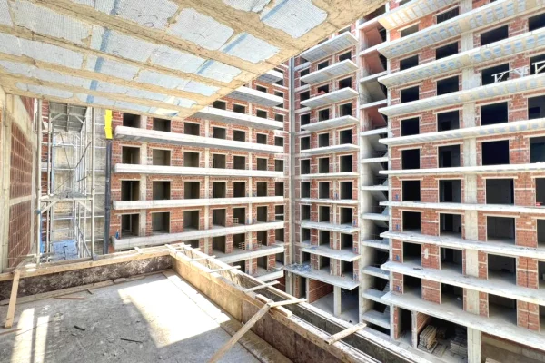 Shtepi ne shitje Apartament ne Tirane, 2+1, Mobilimi Bosh, pa mobiluar, Pagesa 193,500  Euro.