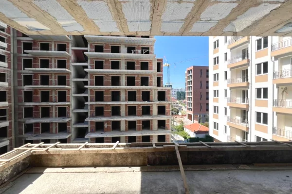 Shtepi ne shitje Apartament ne Tirane, 2+1, Mobilimi Bosh, pa mobiluar, Pagesa 193,500  Euro.